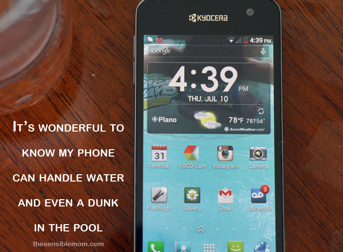 Remarkable Waterproof Smartphone: The Kyocera Hydro Vibe 4G LTE #SprintMom #MC