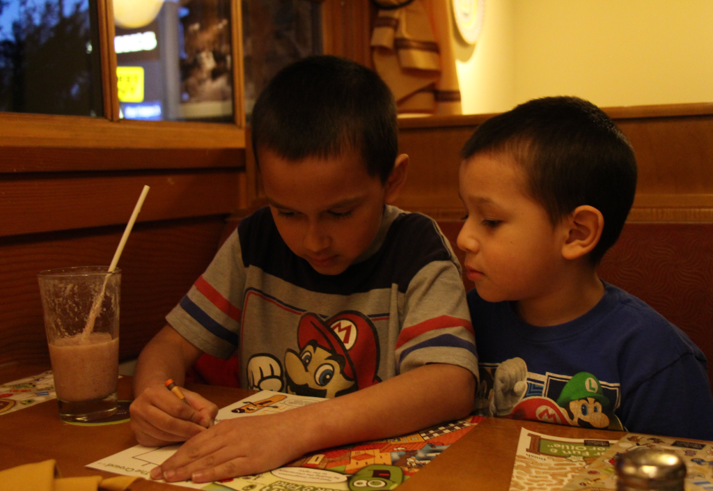 A Blogger's Version of Take Your Kids to Work Day and Dinner at Olive Garden (Vlog) 
